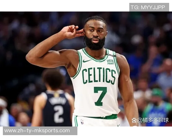 安东尼称赞杰伦布朗具备单独带队能力认为他攻防兼备应在MVP讨论中占有一席之地