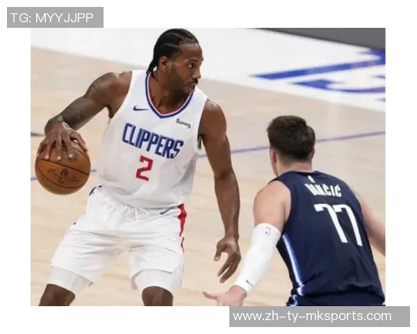 哈克斯替补登场26分钟高效表现14投9中斩获21分3篮板2助攻